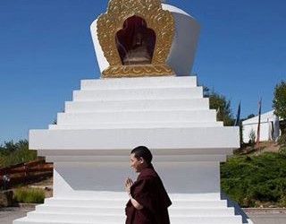 Điều gì ngăn con nhận ra bản tánh chân thật của con, tức là Phật Tánh, Karmapa